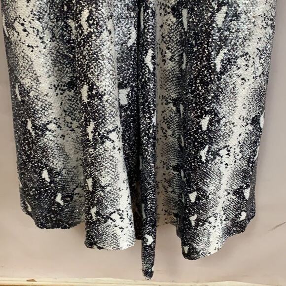 JOVANI BLACK & WHITE SNAKE PRINT HOLOGRAPHIC SEQUINS WEDDING MAXI DRESS SIZE 8 - Picture 6 of 14